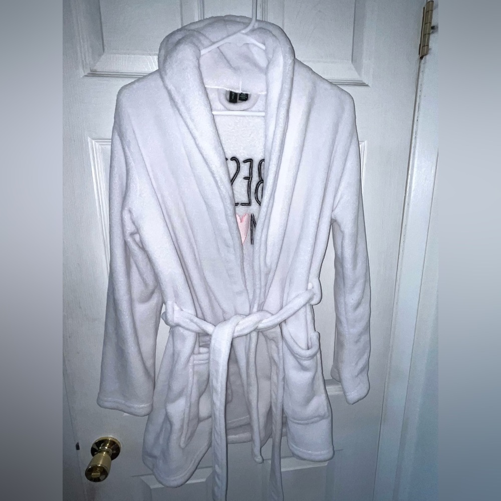 Cynthia Rowley Soft White Robe - Picture 2 of 4